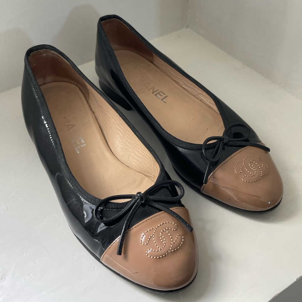 Chanel Patent Leather CC Bow Ballet Flats
